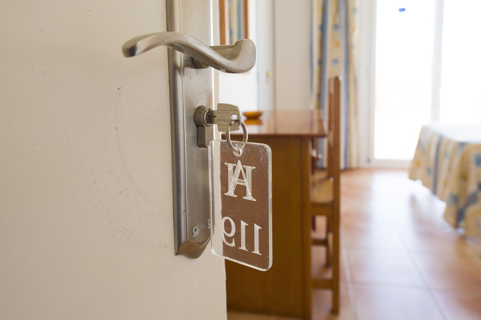 Hostal Anibal - Ab Group Sant Antoni de Portmany Dış mekan fotoğraf