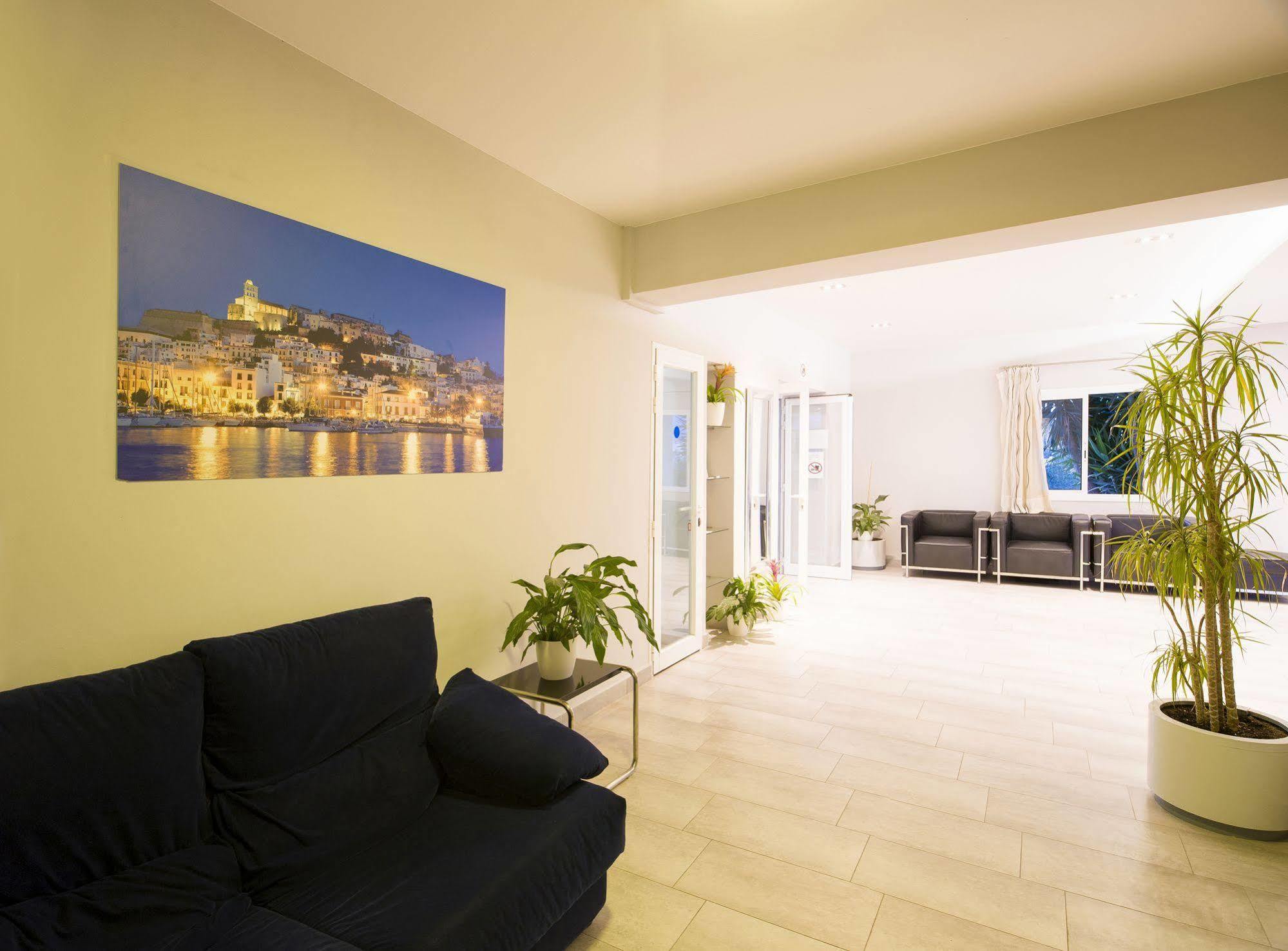 Hostal Anibal - Ab Group Sant Antoni de Portmany Dış mekan fotoğraf