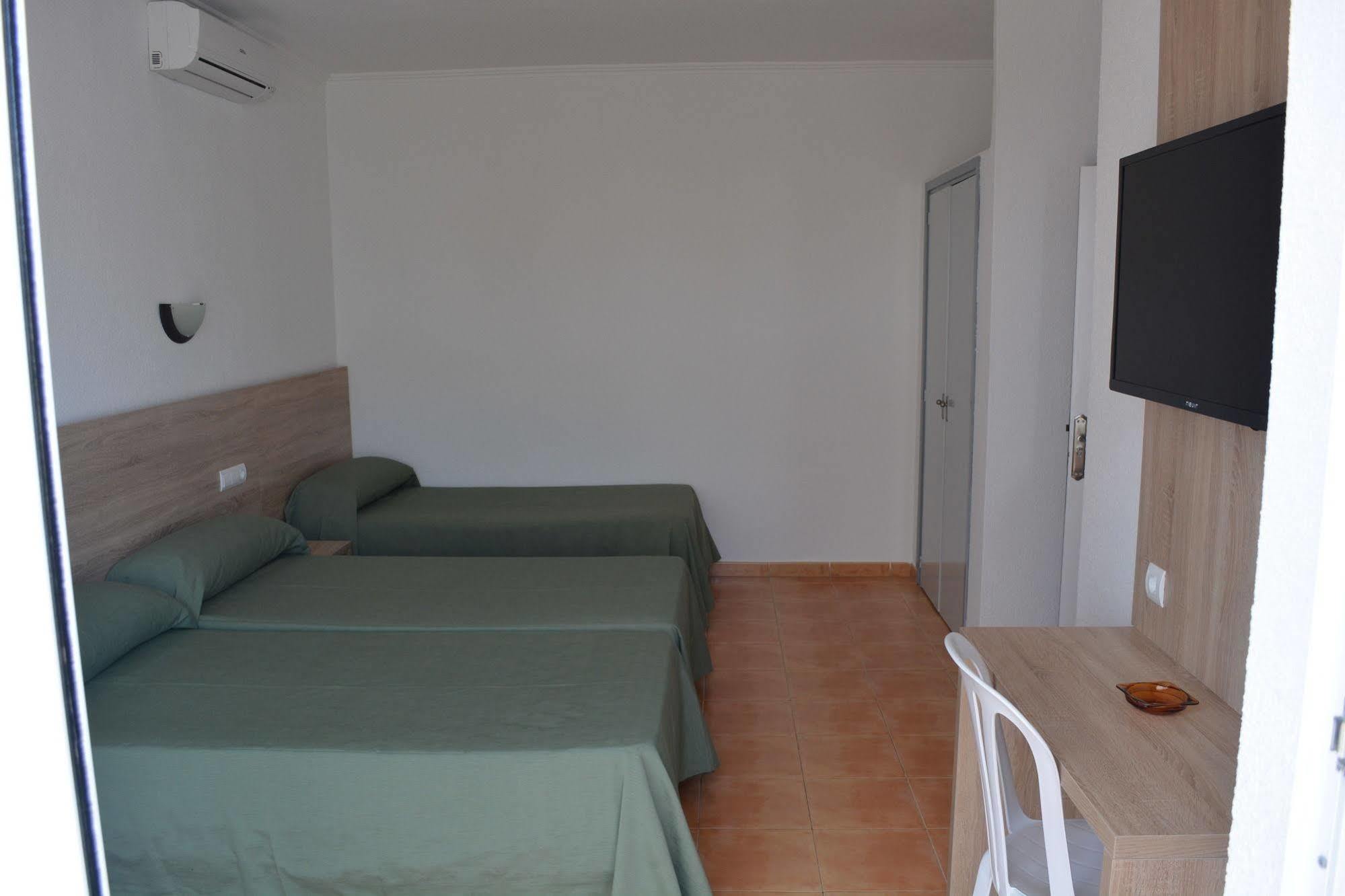 Hostal Anibal - Ab Group Sant Antoni de Portmany Dış mekan fotoğraf